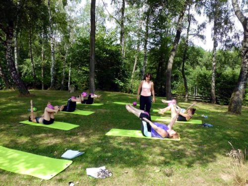 Power jóga a pilates pod břízami – 18.7. a 15.8. 2015